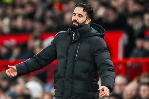 Manchester United : “dans n’importe quelle équipe normale, il aurait déjà été viré”, la raison surprenante du maintien de Ruben Amorim