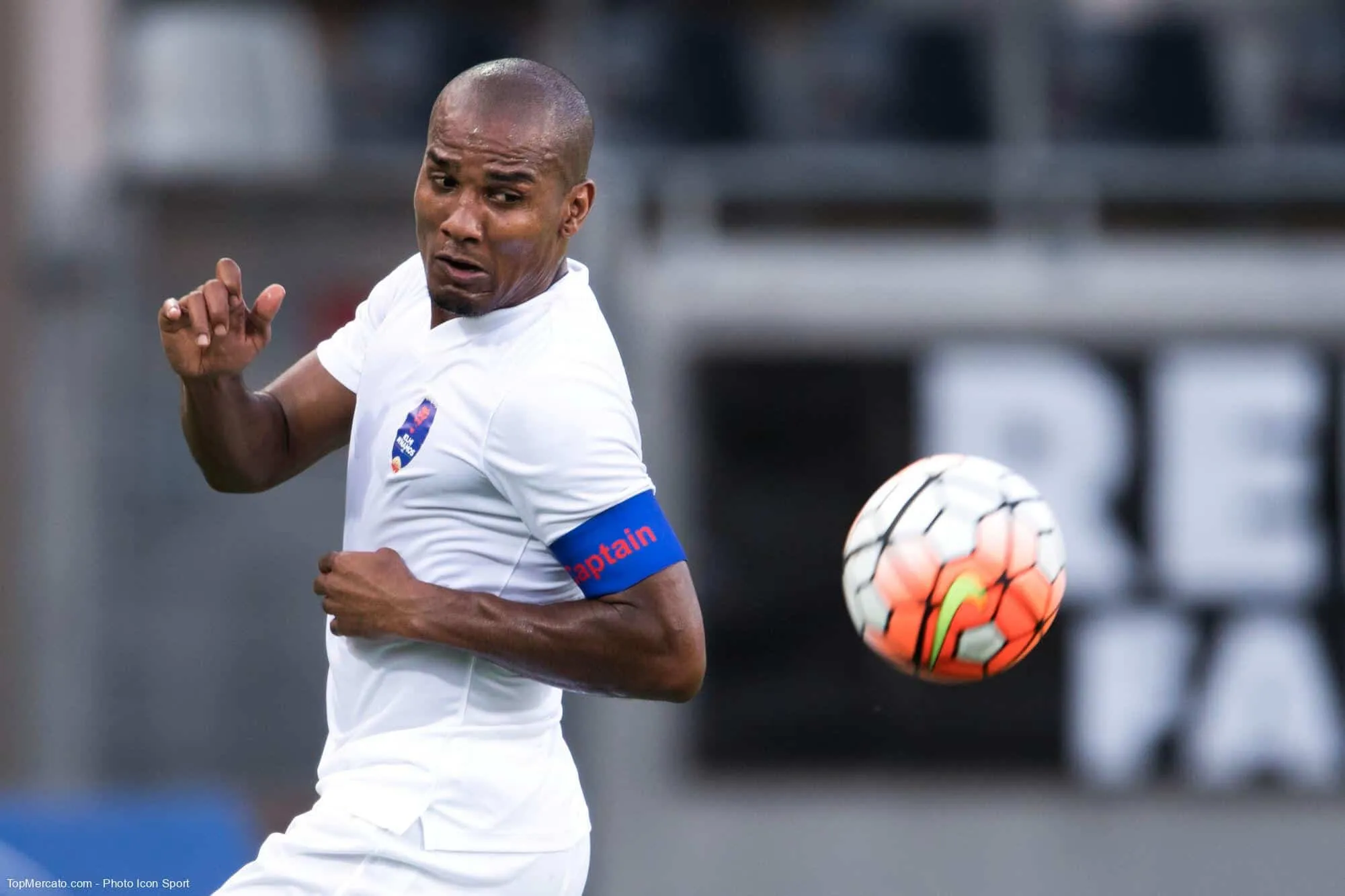 Dans quel pays africain Florent Malouda a-t-il été prêté en 2016 par le club indien du Dehli Dynamos ?