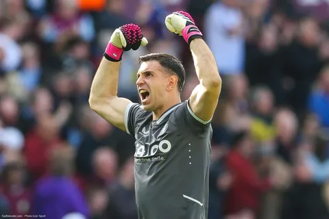 Aston Villa : l’aveu d’Unai Emery sur l’ingérable Emiliano Martinez