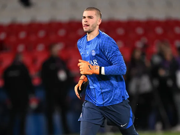 Mercato PSG : une tendance claire se dégage pour l’avenir de Lucas Chevalier