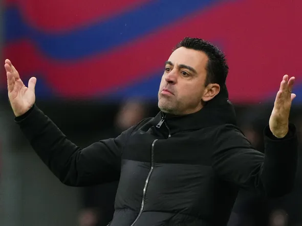 Barça : “ils ont raconté que je voulais vendre 10 joueurs”… Xavi vide enfin son sac deux ans après son départ