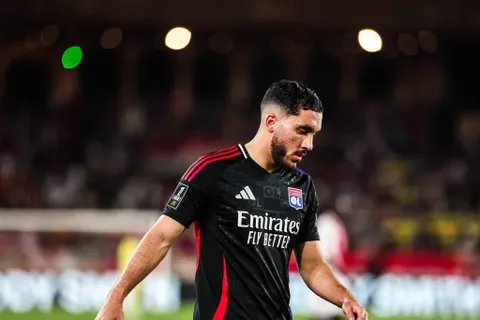 Mercato OL : “il n’y a pas de réelles nouvelles”, le prétendant préféré de Cherki n’avance pas…