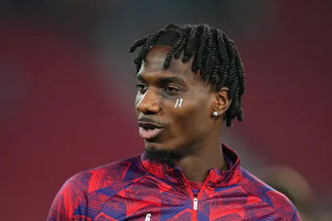 Mercato – Une top écurie de Ligue 1 parmi les 3 prétendants de l’espoir néerlandais Ezechiel Banzuzi