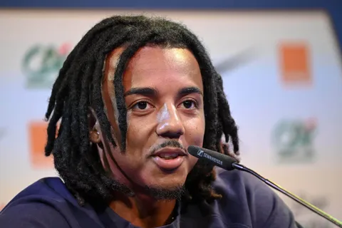 Mercato - Barça : un club prêt à poser 60 M€ sur Koundé !