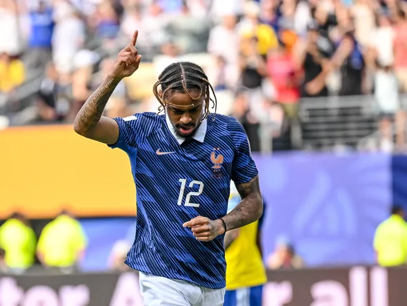 Mercato PSG : “il finira par partir et regarde sûrement de ce côté-là”… La destination privilégiée par Barcola connue ?