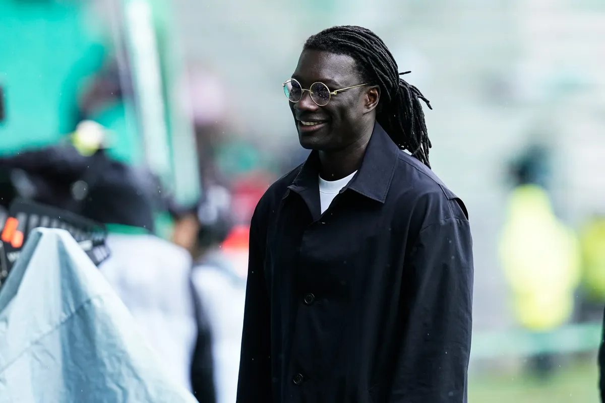 Mercato ASSE : “un profil d’expérience qui correspond à la Ligue 2”, Bafé Gomis dévoile le poste à recruter en priorité