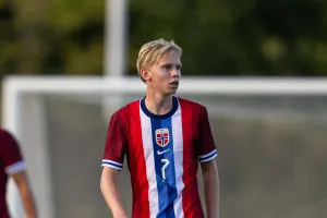 Mercato : 16 ans et déjà baptisé “le nouveau Odegaard”! Liverpool, Arsenal et Chelsea s’arrachent Eirik Granaas