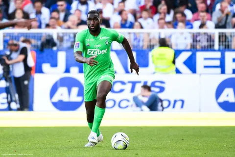 Mercato - ASSE : un défenseur central sur le départ ?