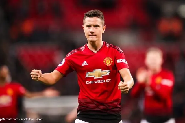 Man Utd : Ander Herrera répond à l’intérêt du PSG