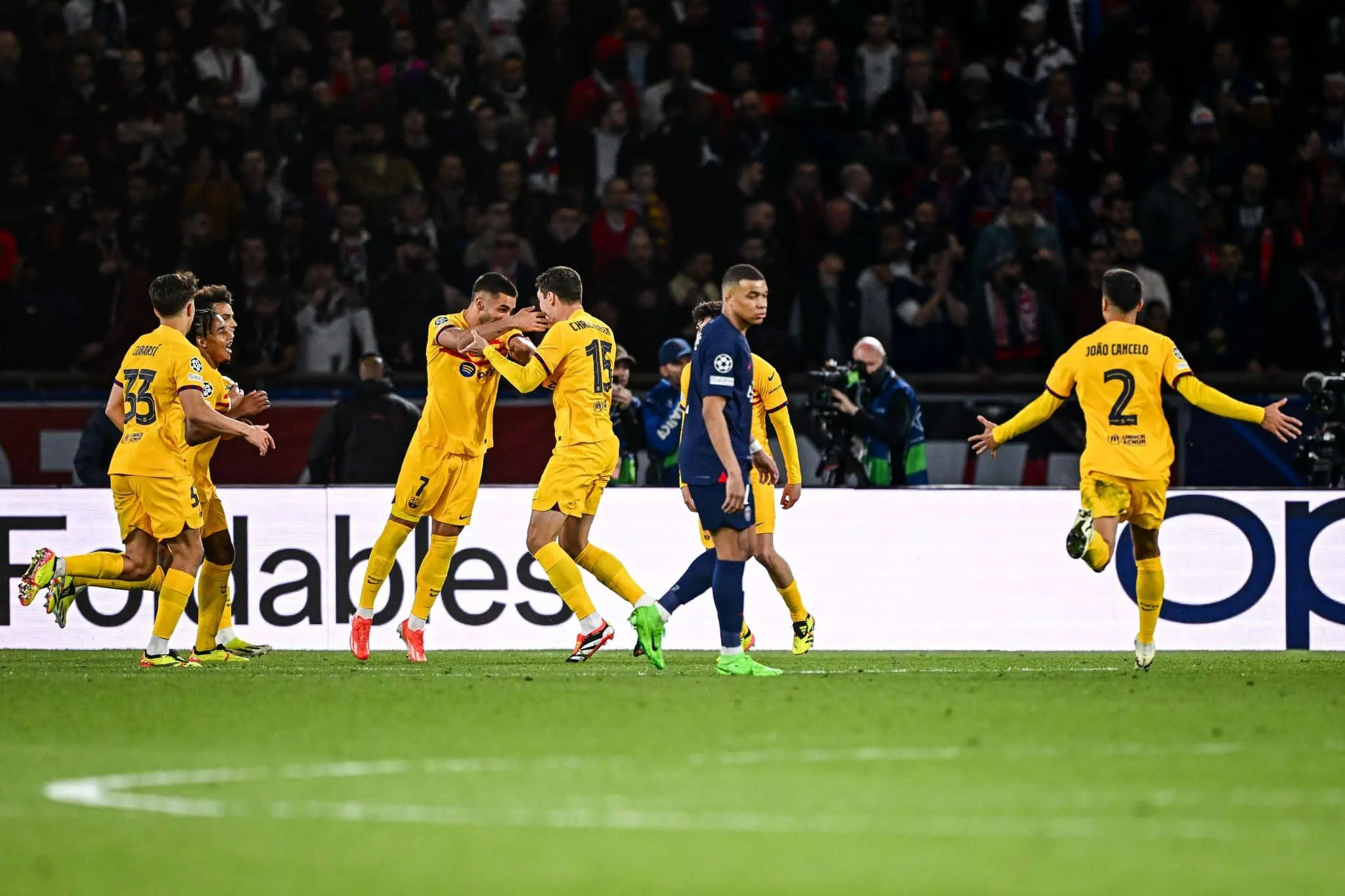Quel Parisien ayant joué en Liga a touché le montant de Marc-André ter Stegen à la 75e lors du quart de finale aller de Ligue des Champions entre Paris et Barcelone ?