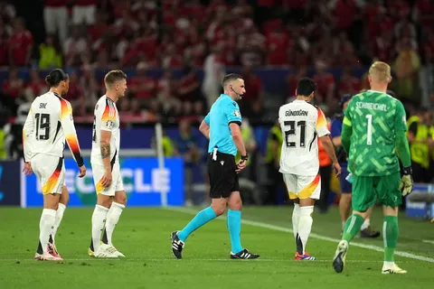 Euro 2024 : Allemagne-Danemark suspendu !