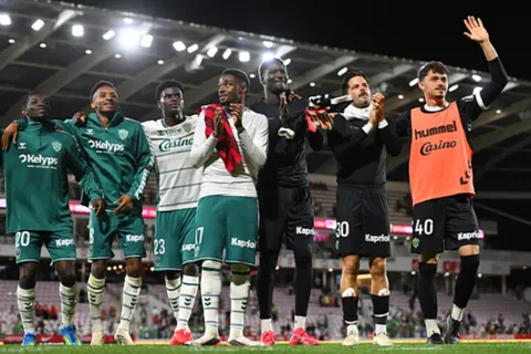 Mercato ASSE : “ce n’est que le début”, une recrue estivale lorgne la place de titulaire d’un taulier