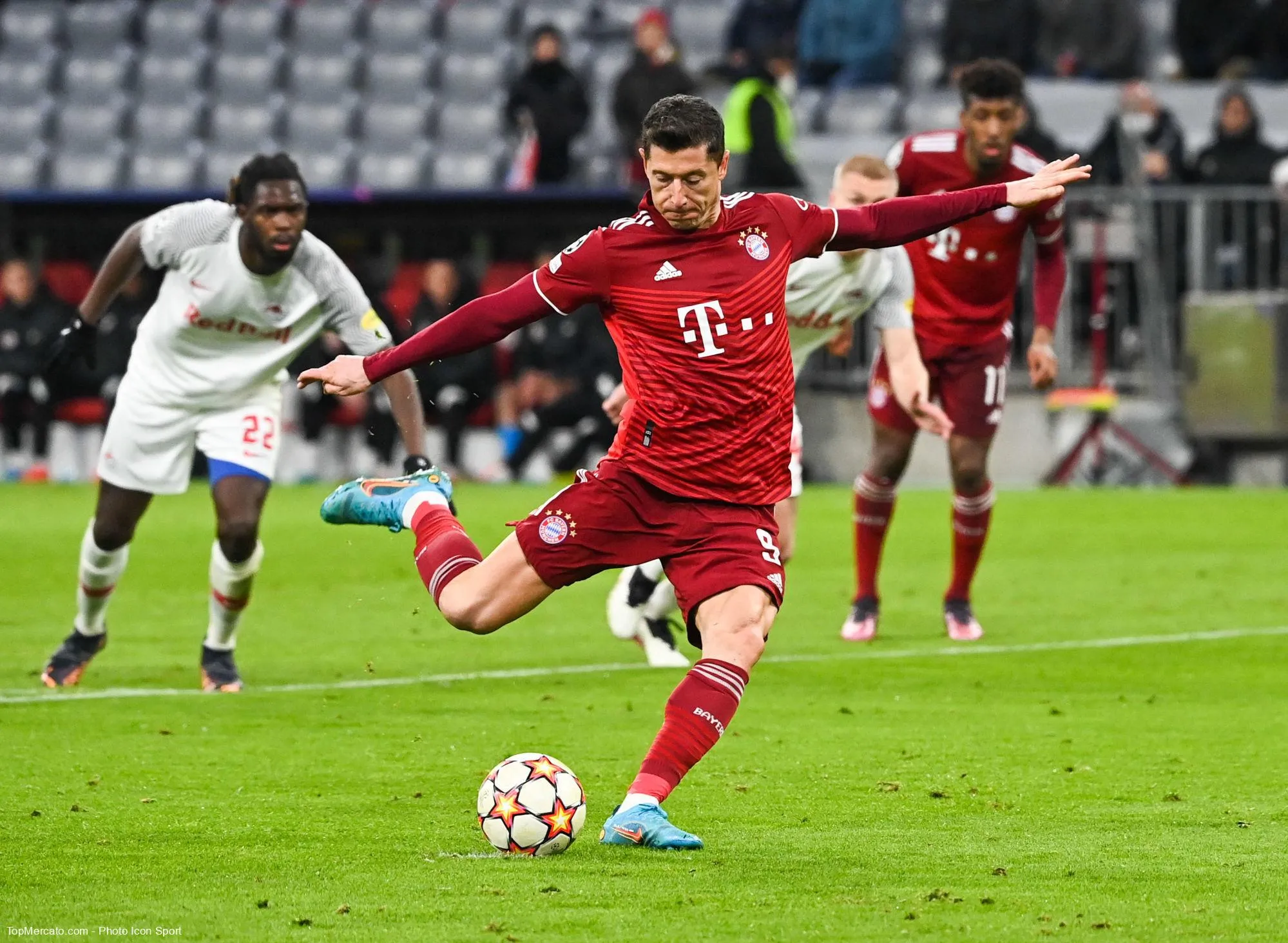 Robert Lewandowski match Bayern Munich RB Salzbourg