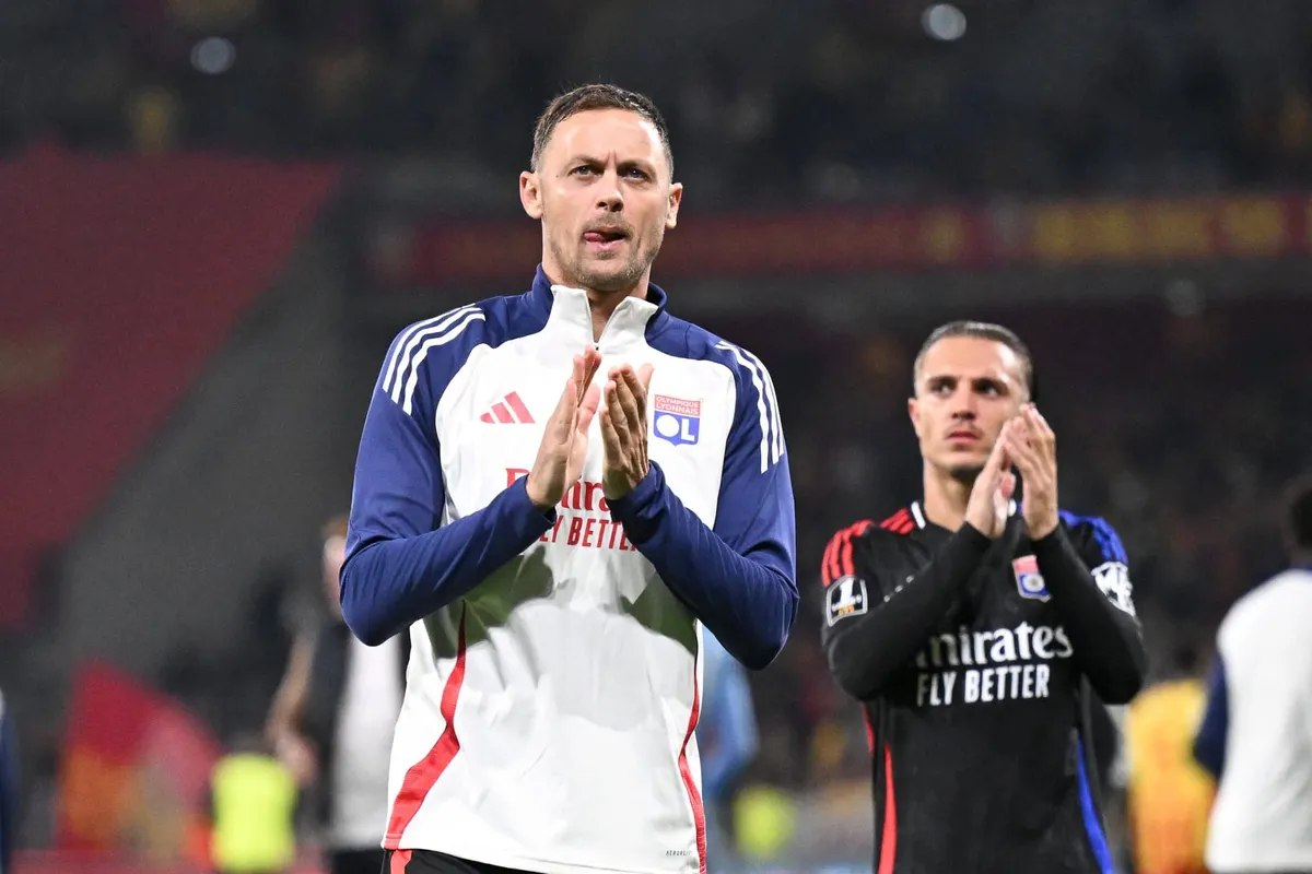Nemanja Matic OL Lyon