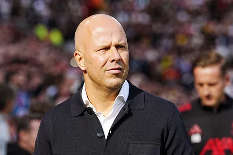 Liverpool : Arne Slot défend son mercato à 500 M€ et une recrue en difficulté