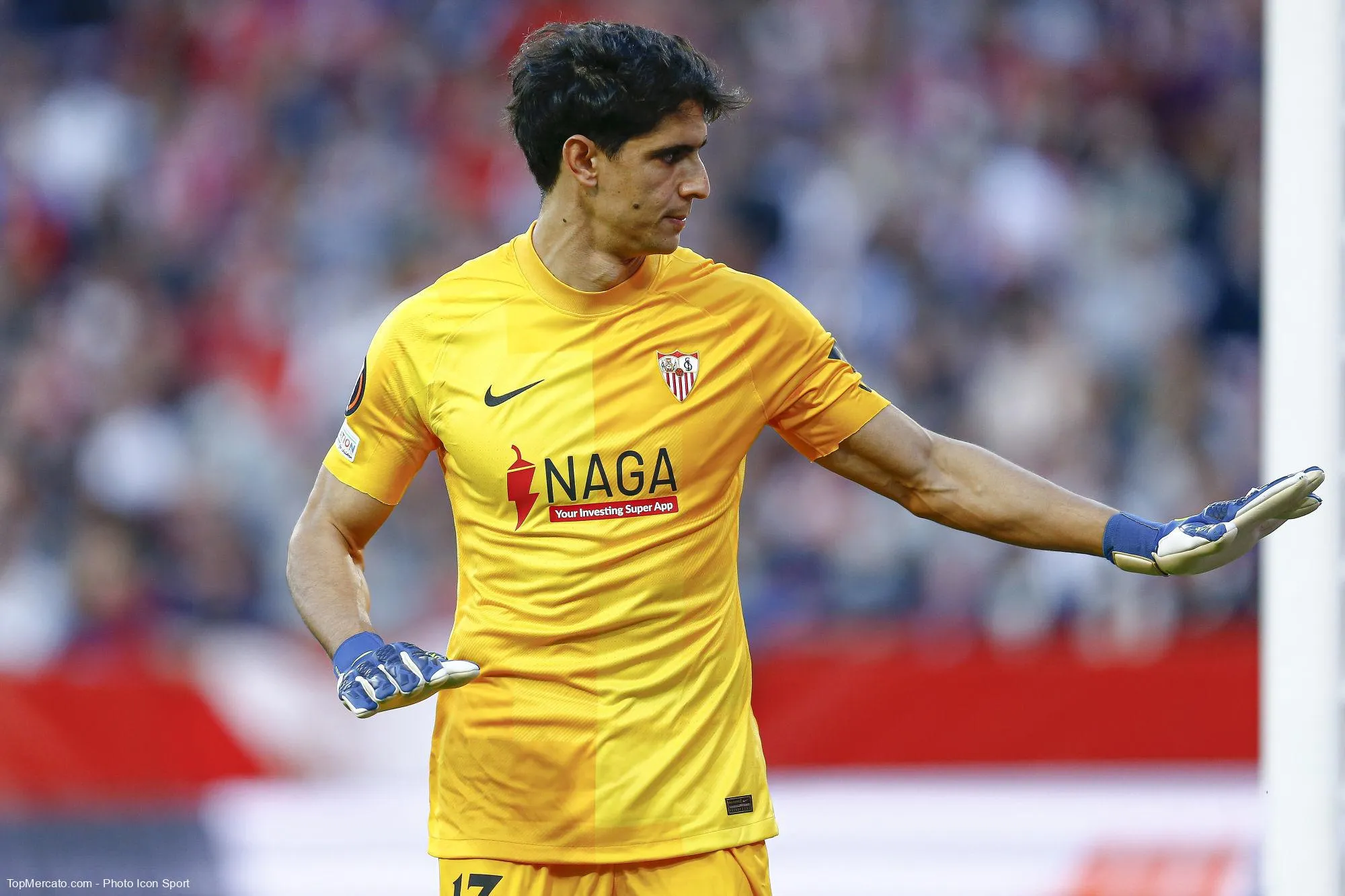 Yassine Bounou, FC Séville