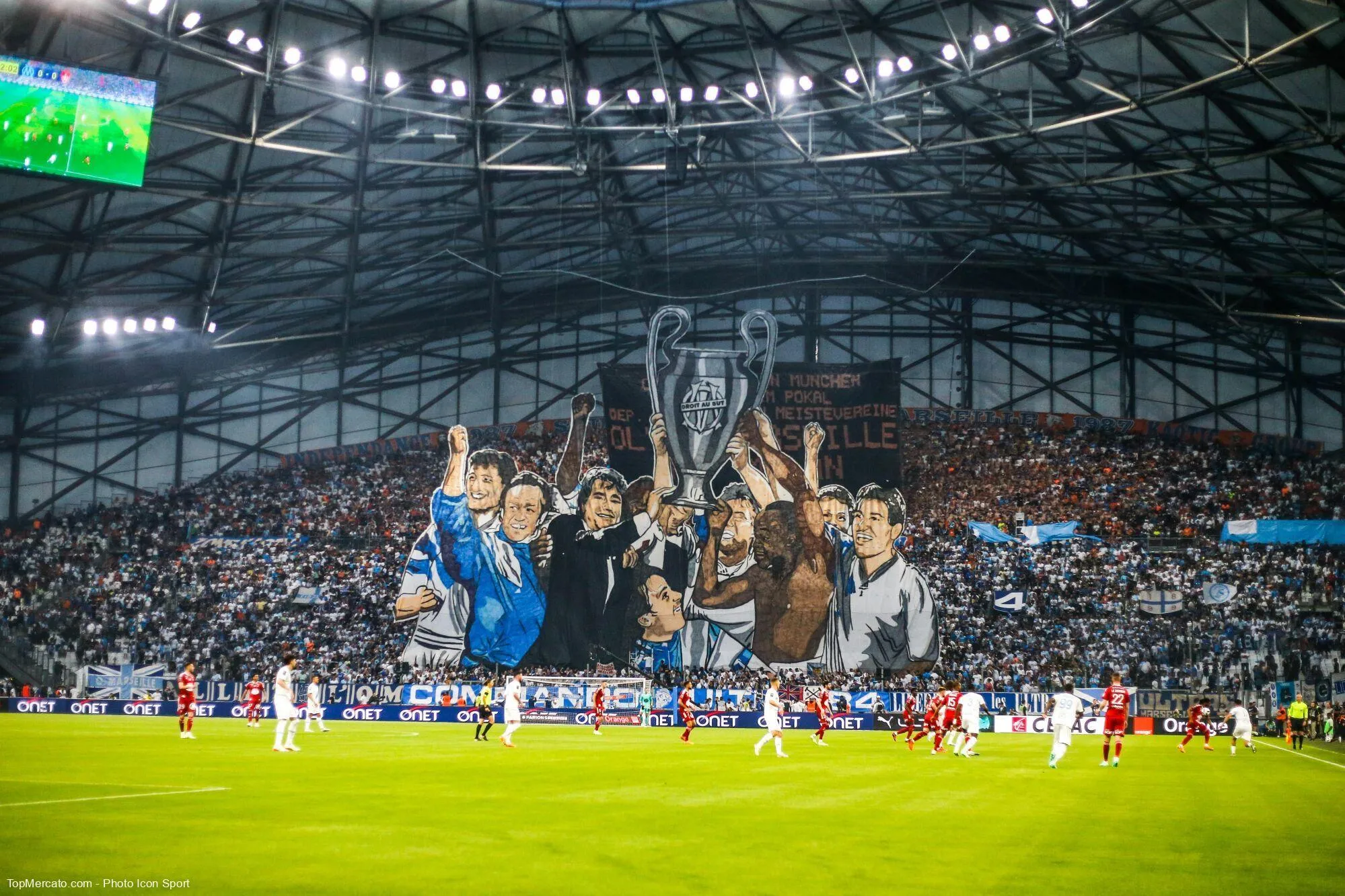 Face à quelle équipe l’OM a battu son record historique d’affluence à domicile, avec 65 894 spectateurs ?