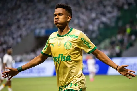 Mercato - Barça : Estêvão avait donné sa préférence avant d’accepter Chelsea