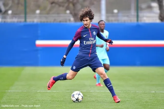 PSG : un contrat de 3 ans pour Adli ?
