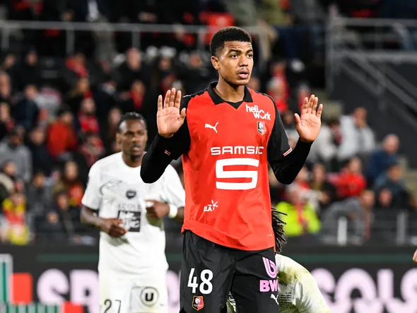 Mercato – Un nouveau club de Premier League débarque sur Aït Boudlal, quel prix de vente pour Rennes ?