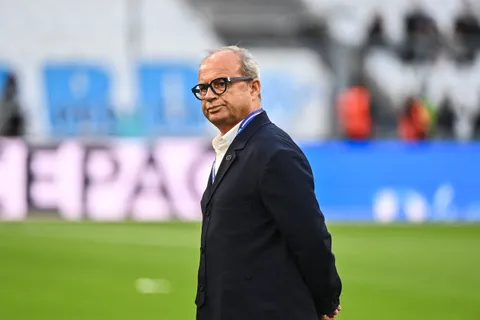 Mercato PSG : “il est un peu dans le même cas que Pacho”… Luis Campos planche sur une 7e prolongation