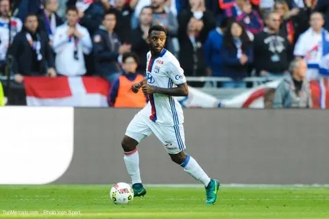 OL : Nkoulou poussé vers la sortie ?