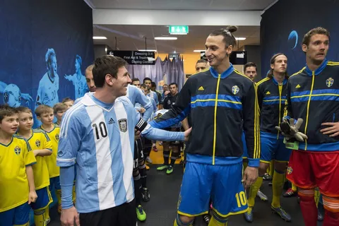 Après un tacle sur Balotelli, Ibrahimovic parle du PSG et de Messi !
