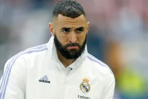 “Il apporterait énormément” : Karim Benzema conseillé à un géant de Premier League