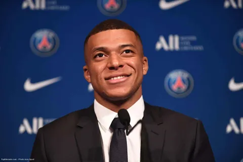 Mercato - PSG : Mbappé, Neymar, Messi…La conférence de presse lunaire au Japon