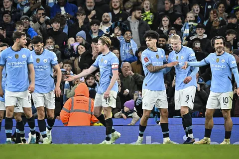 Mercato Manchester City : 2 cadres libres en juin 2025 vers une prolongation surprise !