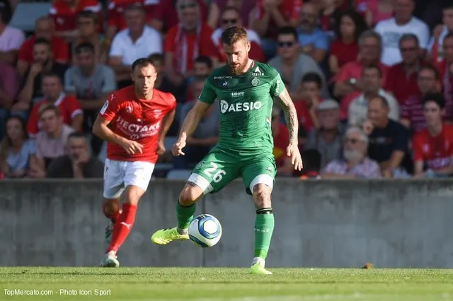 Ligue 1 : Debuchy fait gagner l’ASSE à Nîmes