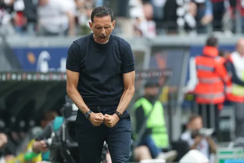 Mercato – À peine limogé de Lens, Toppmöller plaît à un top club de Bundesliga à la peine