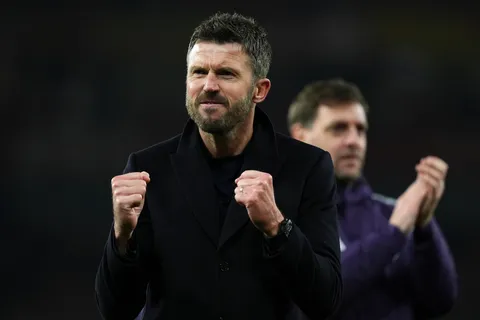 Manchester United : “comme au bon vieux temps”… Et si Michael Carrick posait un dilemme inattendu ?