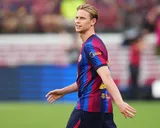 “Il rendrait le Bayern encore meilleur” : Frenkie de Jong envoyé loin du Barça par un ex-joueur du Real