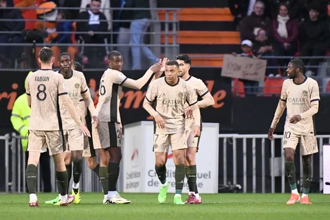 Mercato - PSG : un défenseur mis sur le marché, Romano confirme !