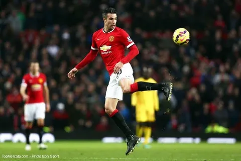 Van Persie, Cavani… Quel attaquant pour la Juventus ?