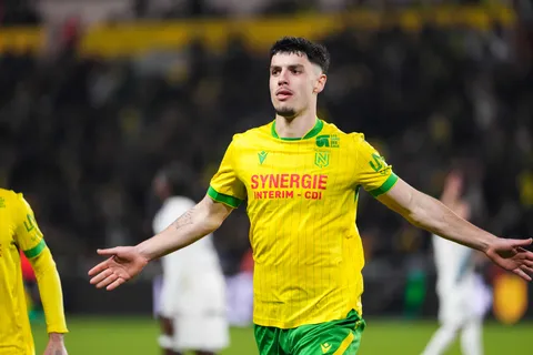 Mercato Nantes : une 1ère offre d’une écurie de Ligue des champions tombe enfin pour Matthis Abline