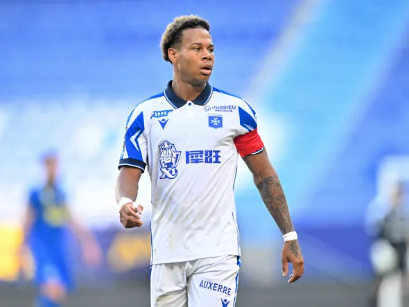 Mercato AJA : “l’offre irrefusable” va arriver pour Kevin Danois… Auxerre et son nouveau capitaine face à un dilemme