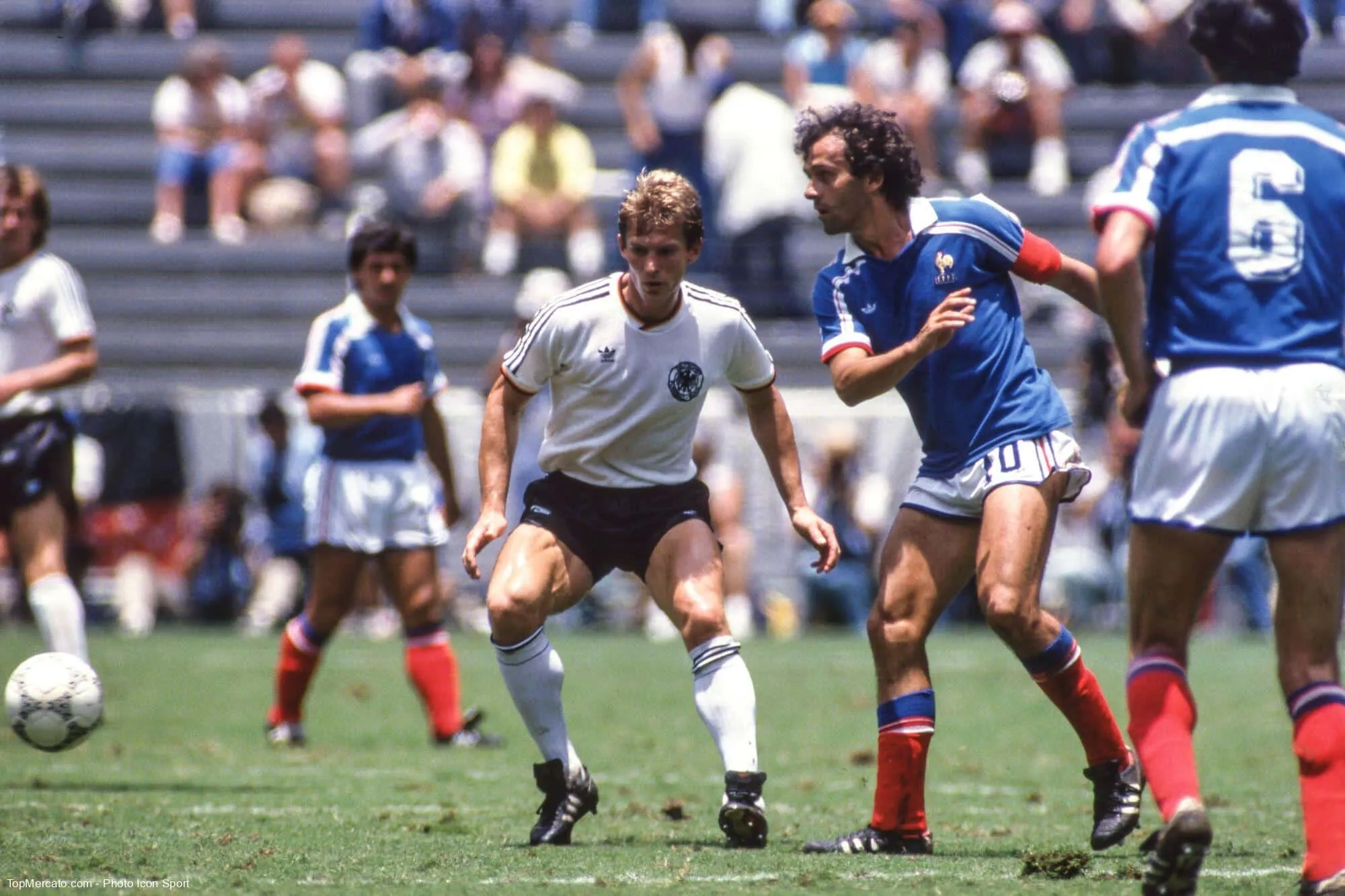 Lors de la Coupe du monde 1986, à quelle stade de la compétition la France est battue 2-0 par l’Allemagne ?