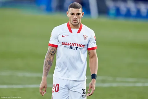 Officiel Mercato - FC Séville : Diego Carlos file à Aston Villa