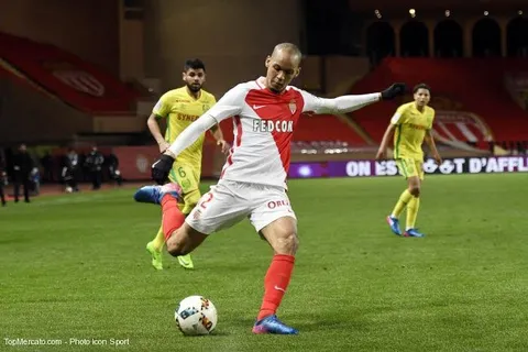 PSG : le club favori pour la venue de Fabinho ?