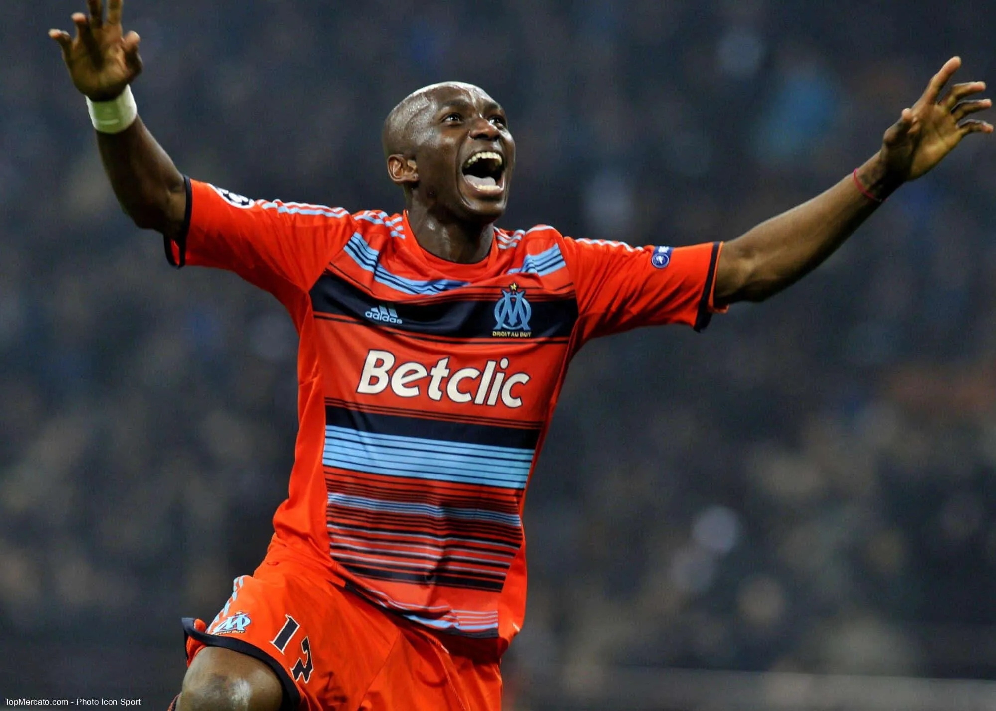 Après un passage remarqué à l’OM, dans quel club de L1 Stéphane Mbia a joué brièvement (5 matchs), entre deux aventures chinoises ?