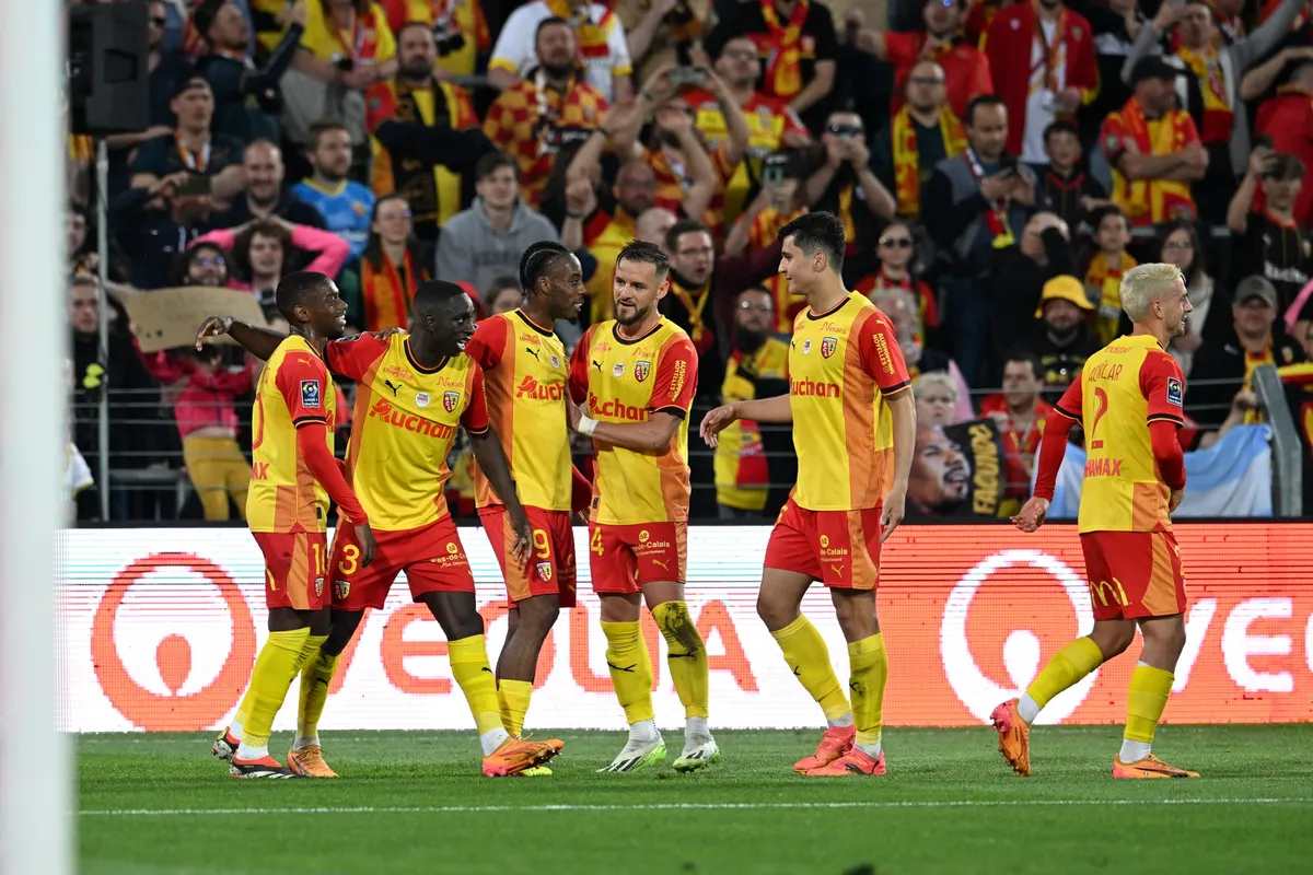 Lens enregistre un départ à 4 M€ !