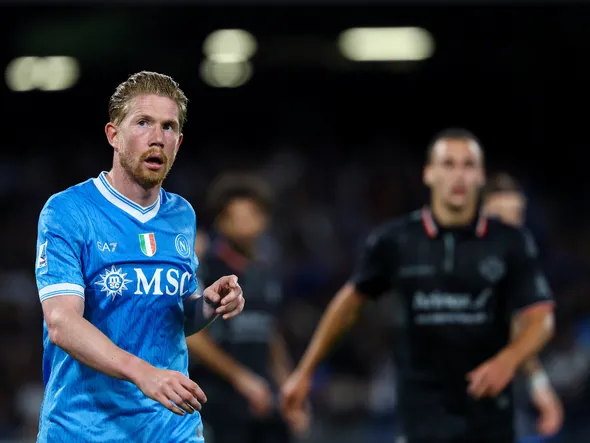 Mercato Arsenal : “il peut nous aider, il sait comment gagner”, De Bruyne réclame le transfert d’un Gunner à Naples