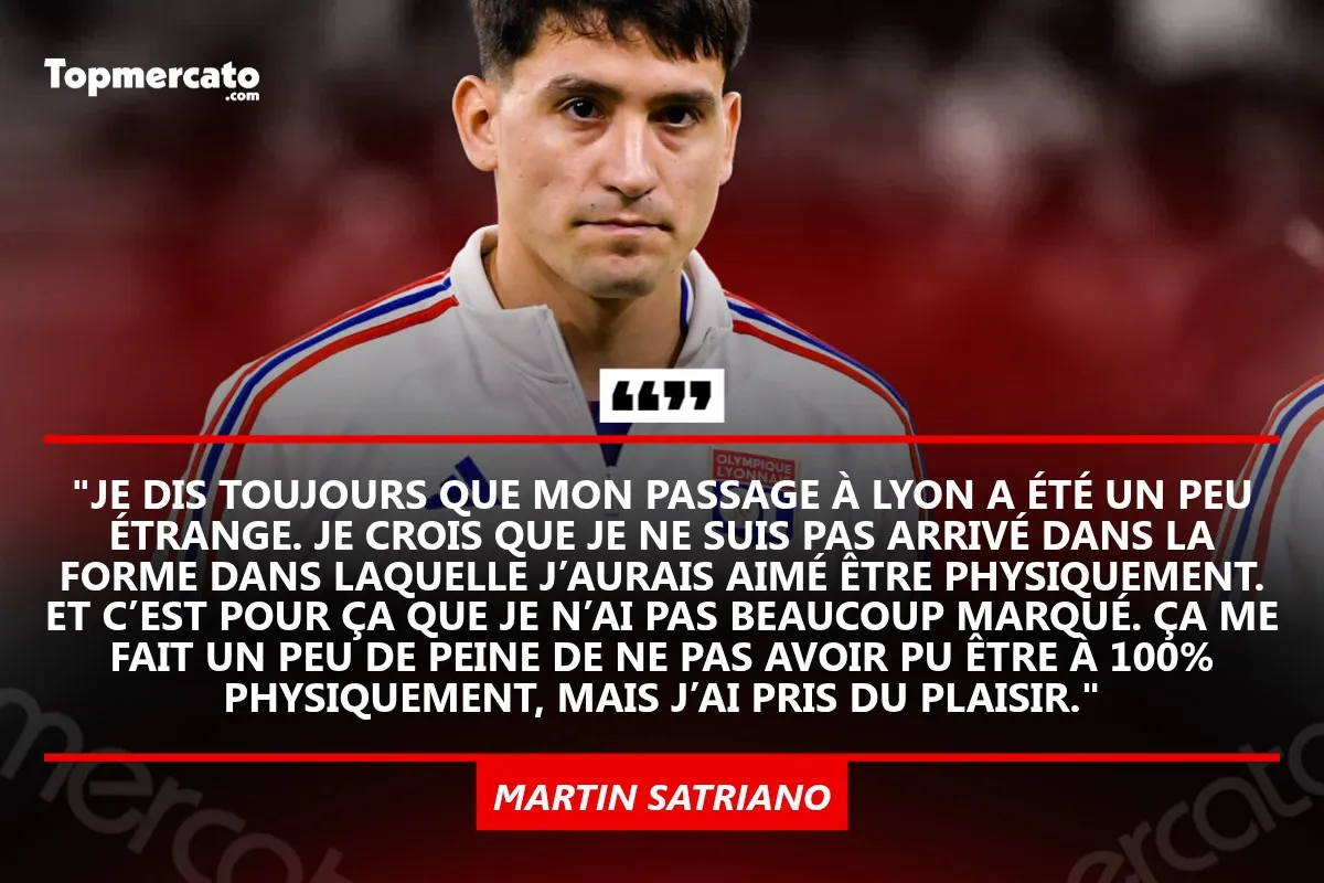 Martin Satriano avant un match de Lyon