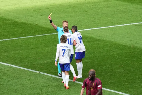 Euro 2024 : un taulier des Bleus suspendu en quart de finale !