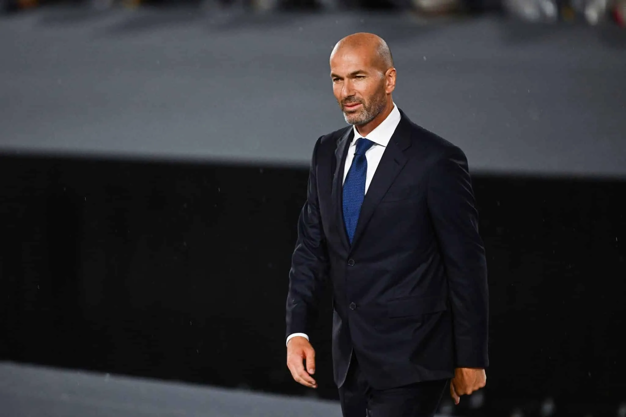 Laquelle de ces anecdotes sur Zinédine Zidane, l’ancien coach et joueur du Real Madrid, et l’Atlético Madrid est FAUSSE ?