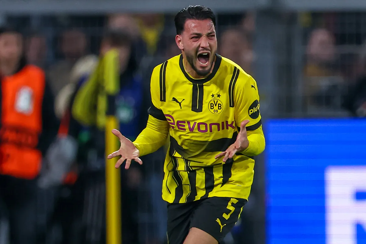 Ramy Bensebaini Borussia Dortmund