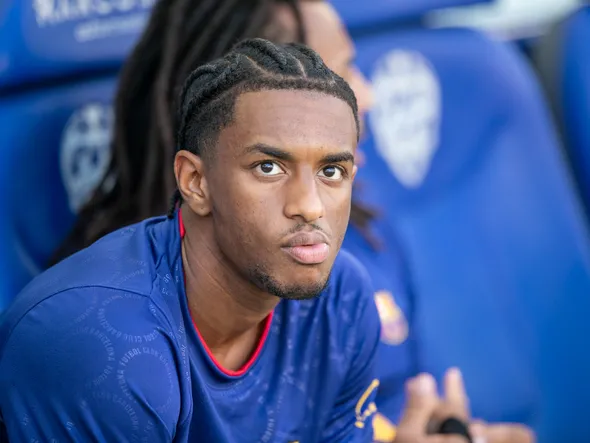 Barça : Manchester United concurrencé pour le transfert d’Alejandro Balde lors du mercato d’hiver