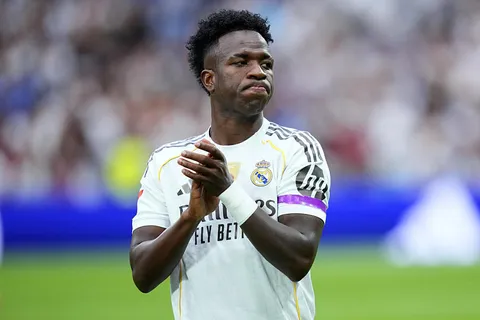 Mercato Real Madrid : une ancienne priorité du Barça pour succéder à Vinicius ?
